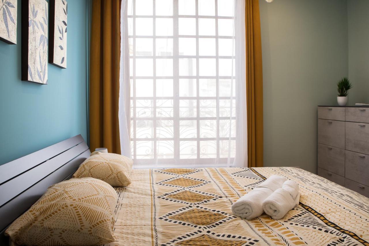 Entire Luxury Sliema Townhouse Steps From Beach Luaran gambar