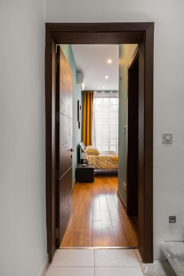 Entire Luxury Sliema Townhouse Steps From Beach Luaran gambar