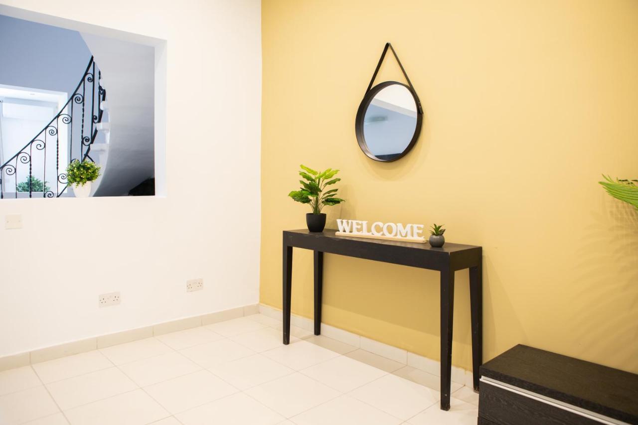 Entire Luxury Sliema Townhouse Steps From Beach Luaran gambar